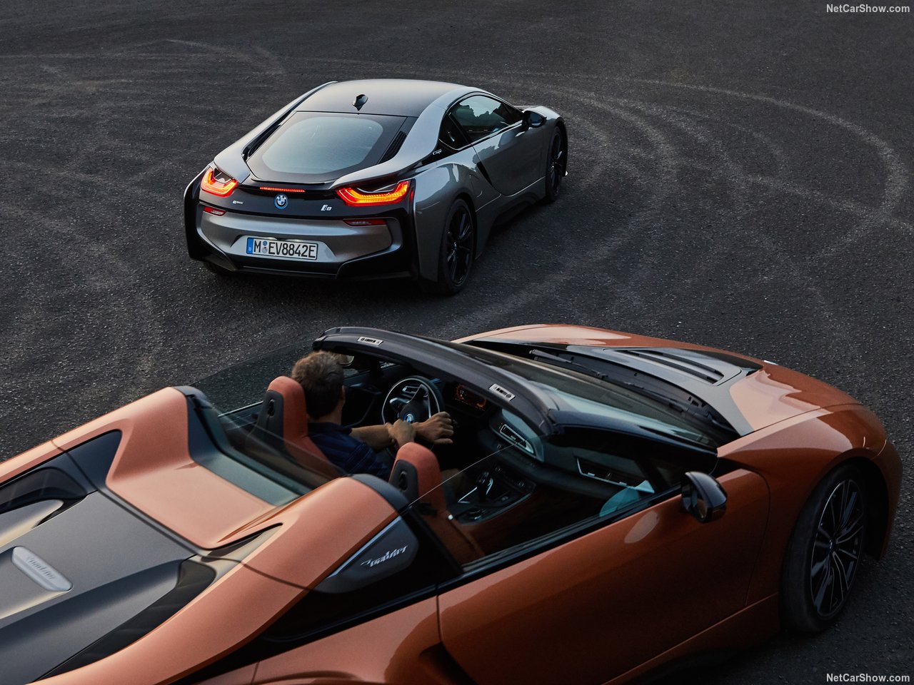 BMW'nin hibrit canavarı: 2019 BMW i8 Roadster