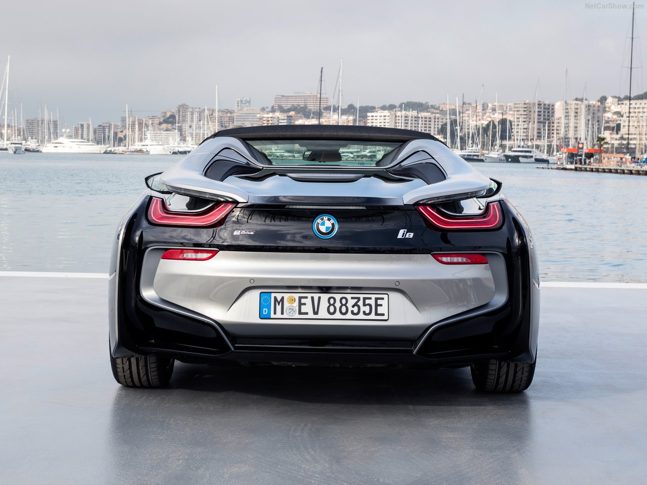 BMW'nin hibrit canavarı: 2019 BMW i8 Roadster
