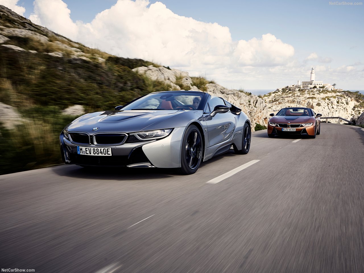 BMW'nin hibrit canavarı: 2019 BMW i8 Roadster