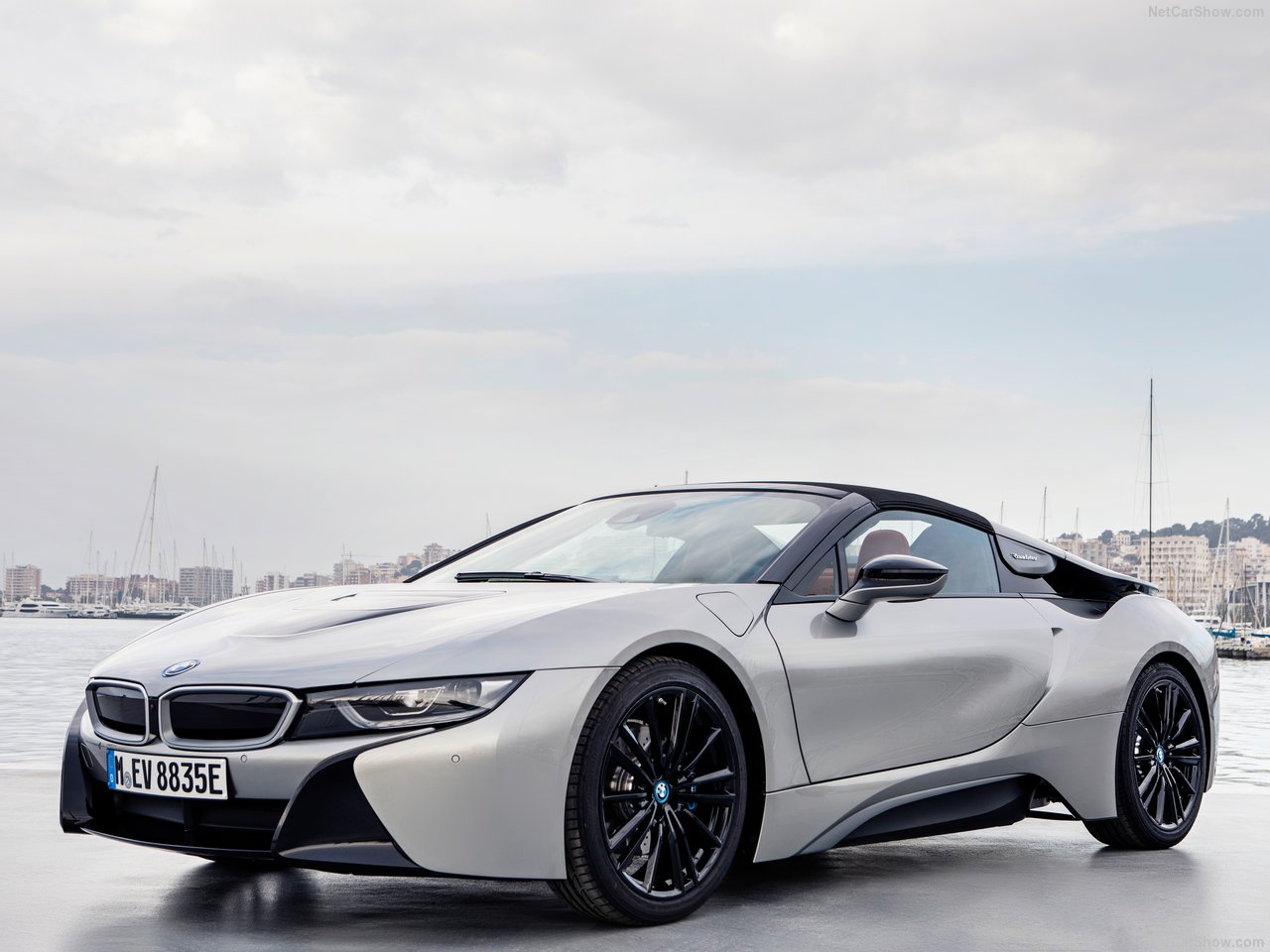 BMW'nin hibrit canavarı: 2019 BMW i8 Roadster