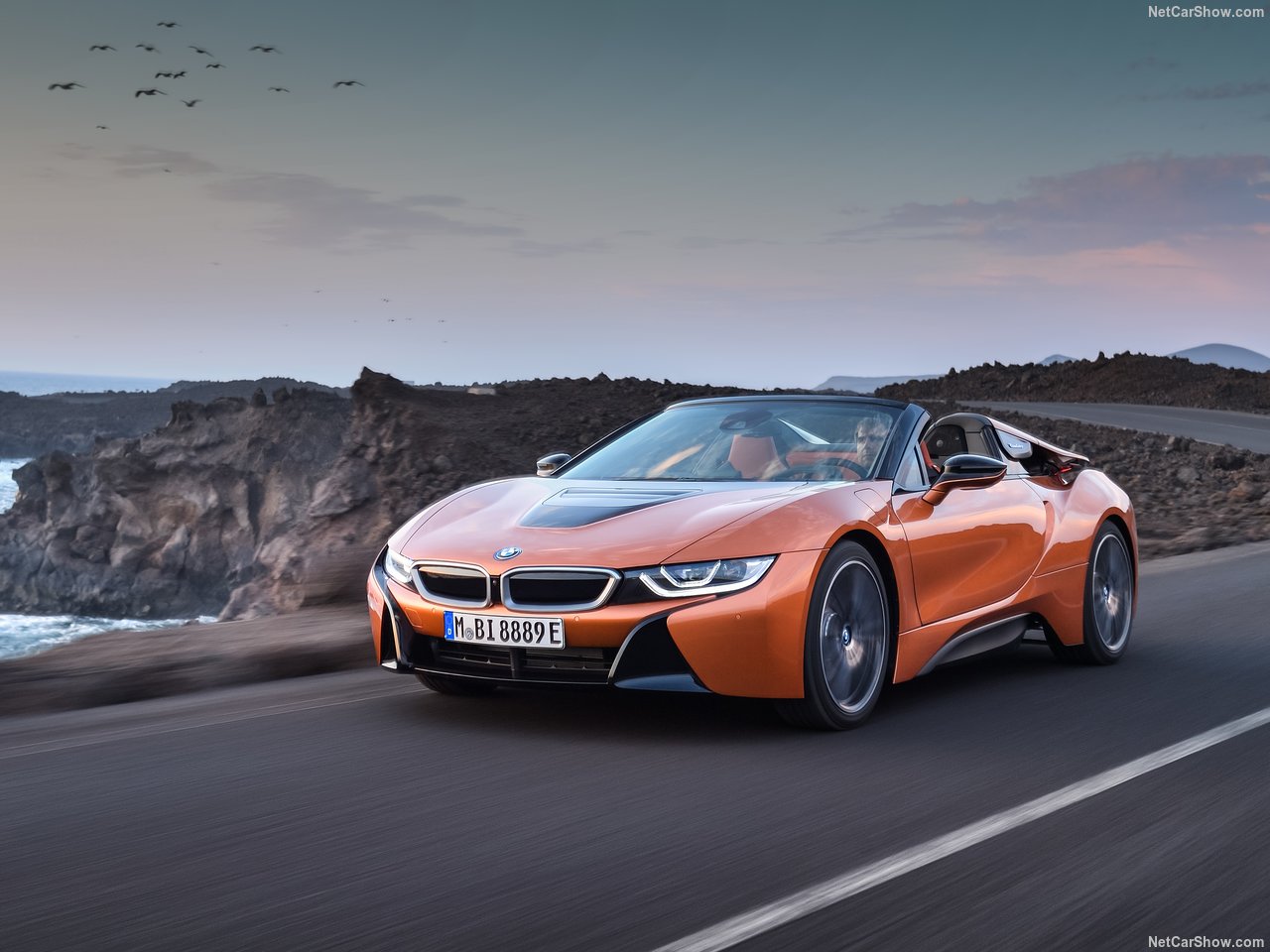 BMW'nin hibrit canavarı: 2019 BMW i8 Roadster