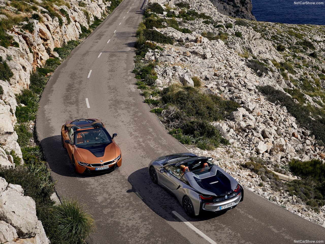 BMW'nin hibrit canavarı: 2019 BMW i8 Roadster