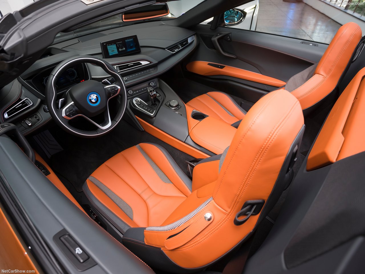 BMW'nin hibrit canavarı: 2019 BMW i8 Roadster