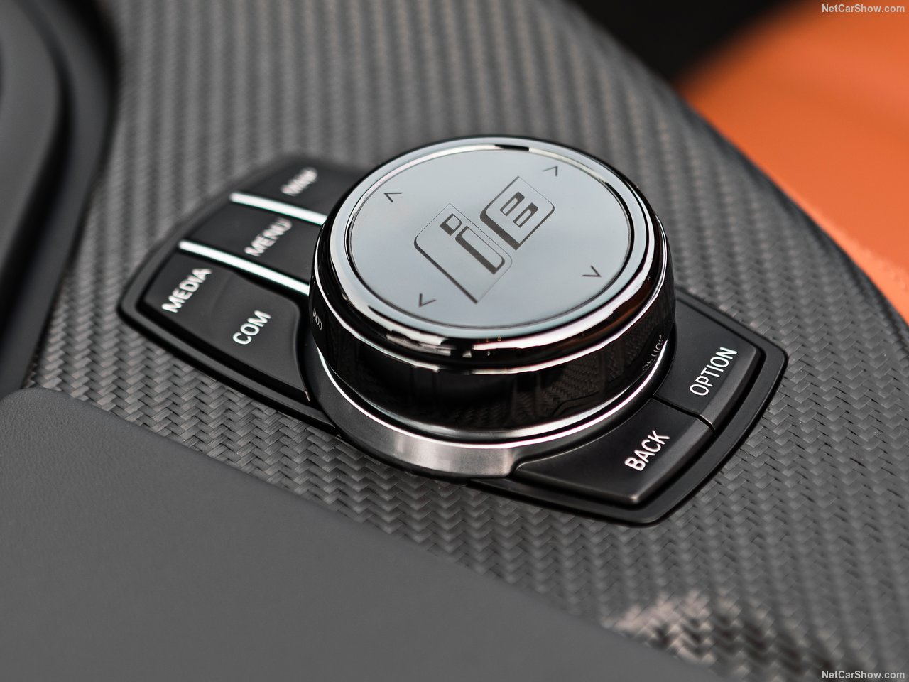 BMW'nin hibrit canavarı: 2019 BMW i8 Roadster