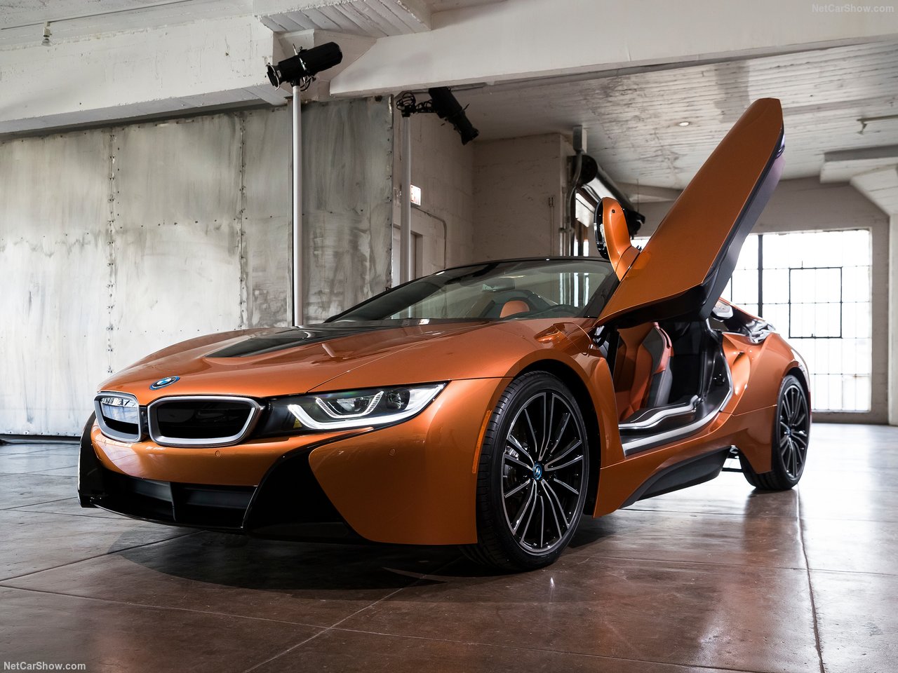 BMW'nin hibrit canavarı: 2019 BMW i8 Roadster