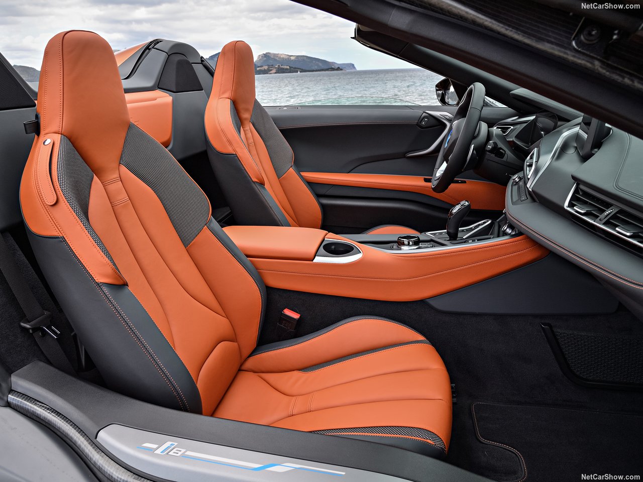 BMW'nin hibrit canavarı: 2019 BMW i8 Roadster