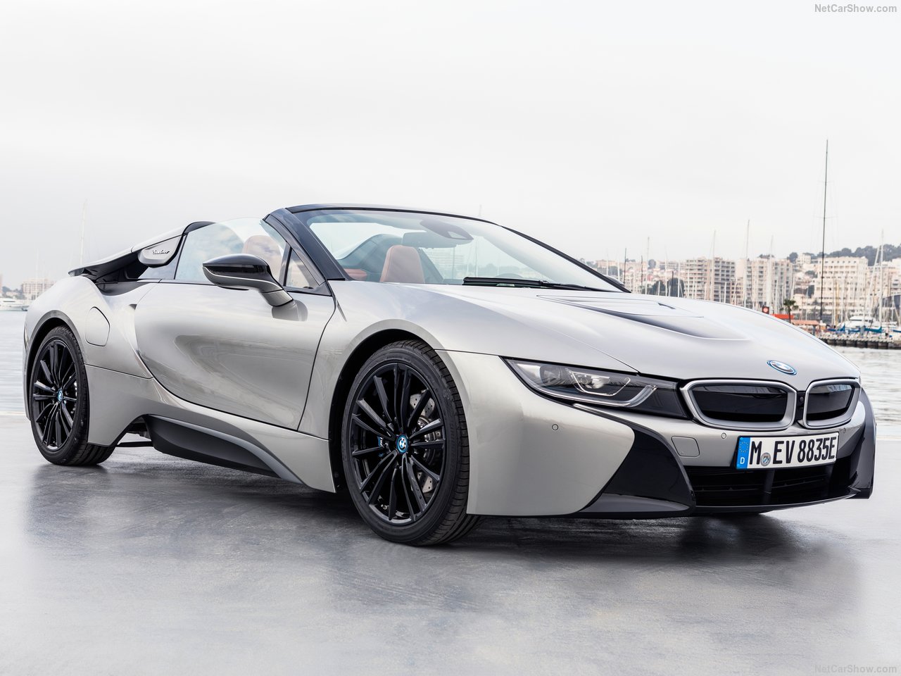 BMW'nin hibrit canavarı: 2019 BMW i8 Roadster