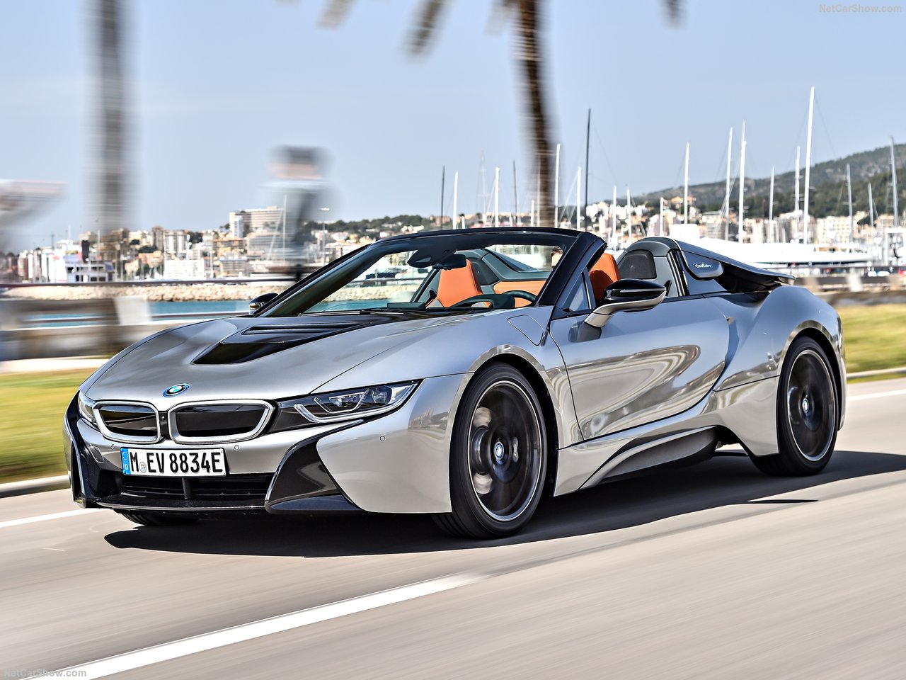 BMW'nin hibrit canavarı: 2019 BMW i8 Roadster