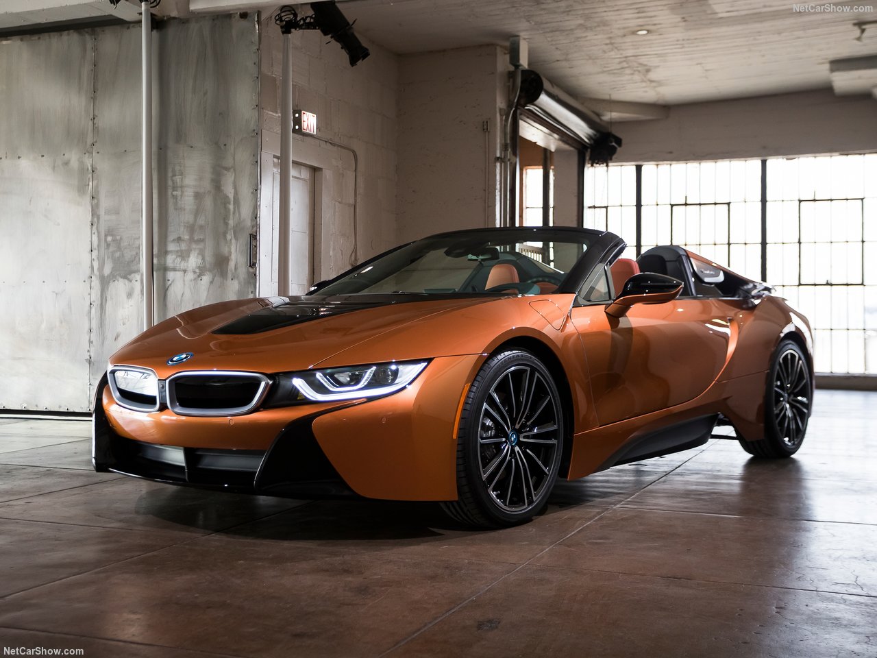 BMW'nin hibrit canavarı: 2019 BMW i8 Roadster