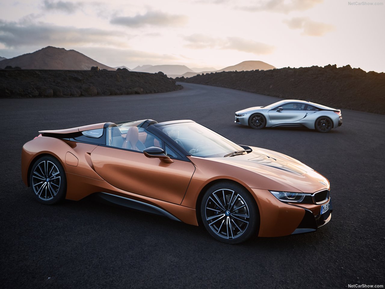 BMW'nin hibrit canavarı: 2019 BMW i8 Roadster