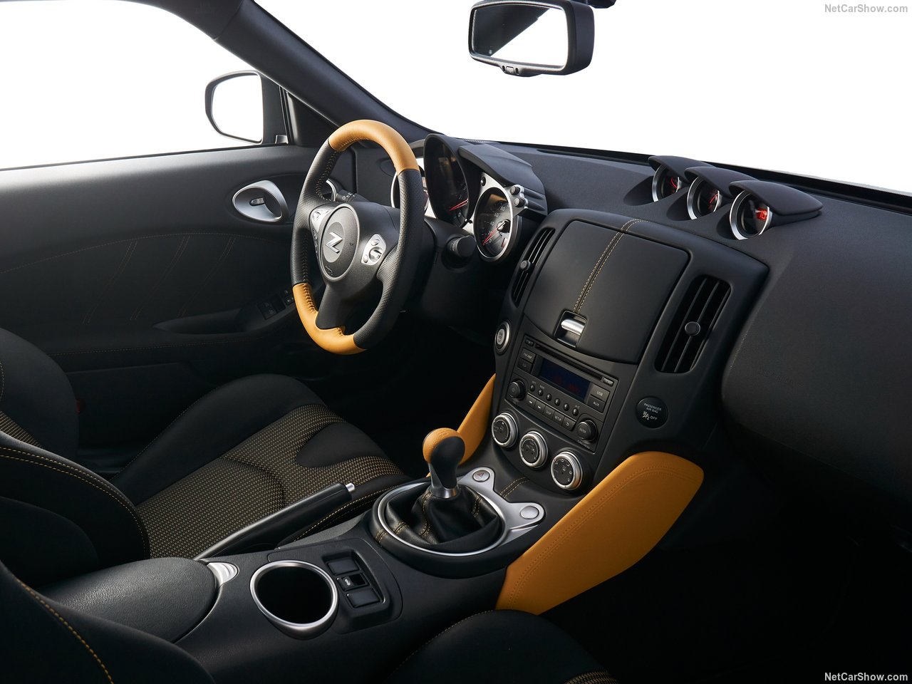 2019 Nissan 370Z Heritage Edition