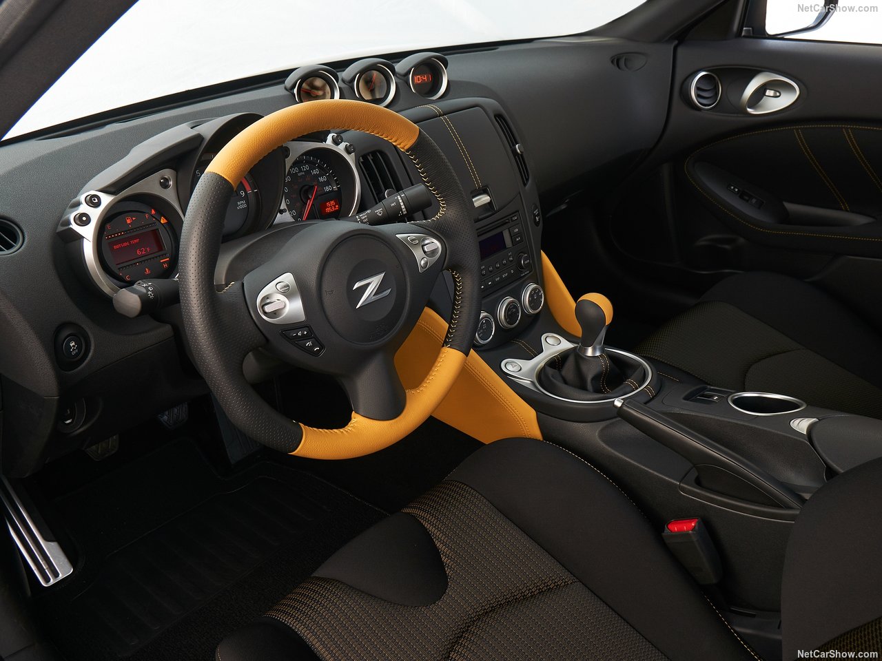 2019 Nissan 370Z Heritage Edition