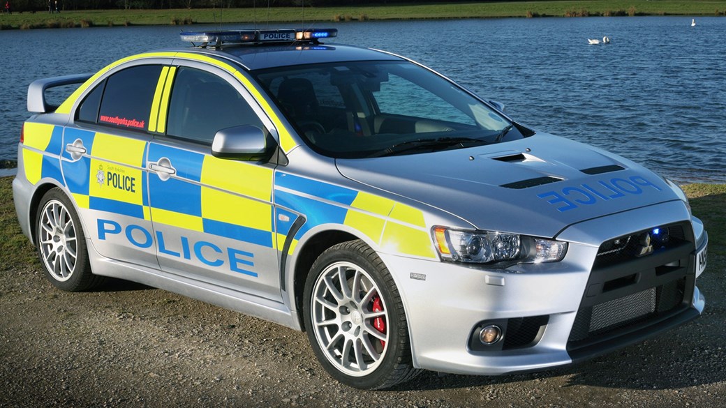 Dünyanın en pahalı ve en hızlı polis araçları!