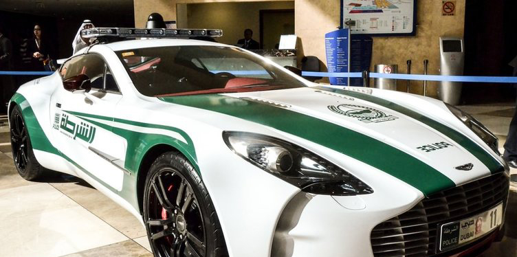Dünyanın en pahalı ve en hızlı polis araçları!