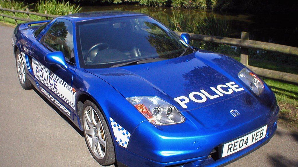 Dünyanın en pahalı ve en hızlı polis araçları!