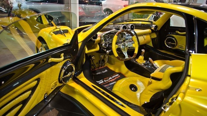 Dünyanın en lüks garajı