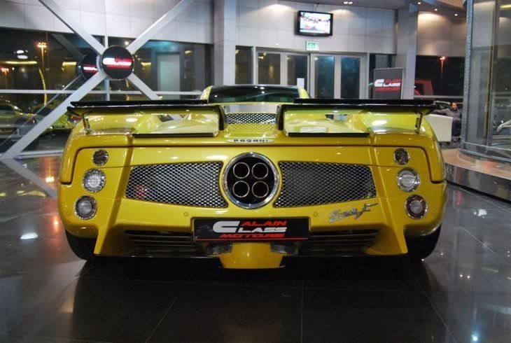 Dünyanın en lüks garajı