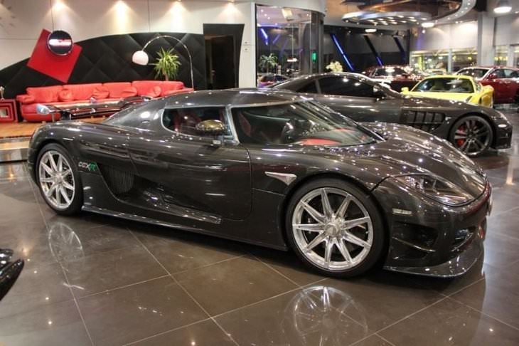 Dünyanın en lüks garajı