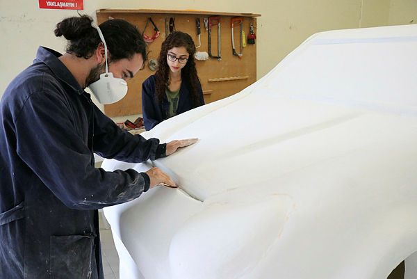 Üniversitelilerin el emeği göz nuru elektromobil: Ayvaz