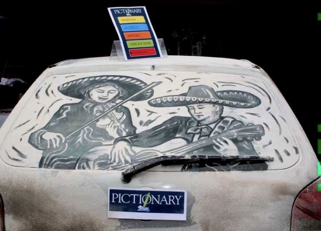 Kirli araçlar sanat eserine dönüştü