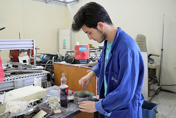 Üniversitelilerin el emeği göz nuru elektromobil: Ayvaz