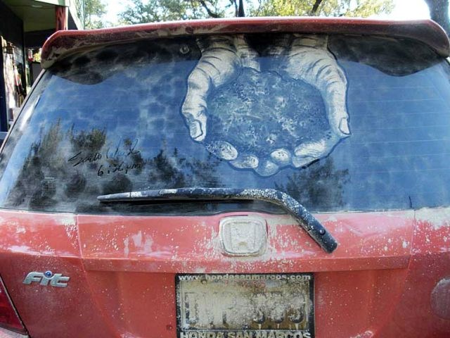 Kirli araçlar sanat eserine dönüştü