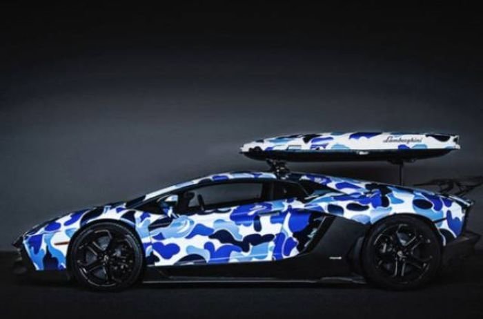 Sıra dışı boyalarıyla dikkat çeken lüks ve spor otomobiller