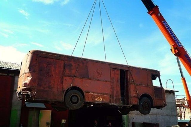 1975 model aracını yeniledi