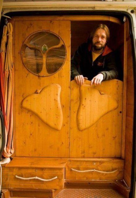 1975 model aracını yeniledi