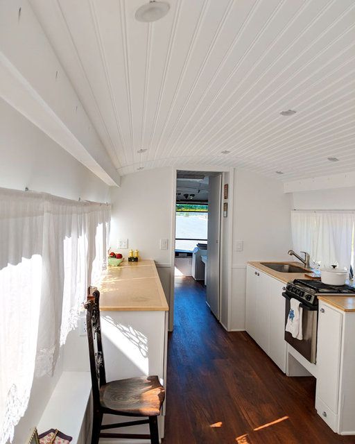 1975 model aracını yeniledi