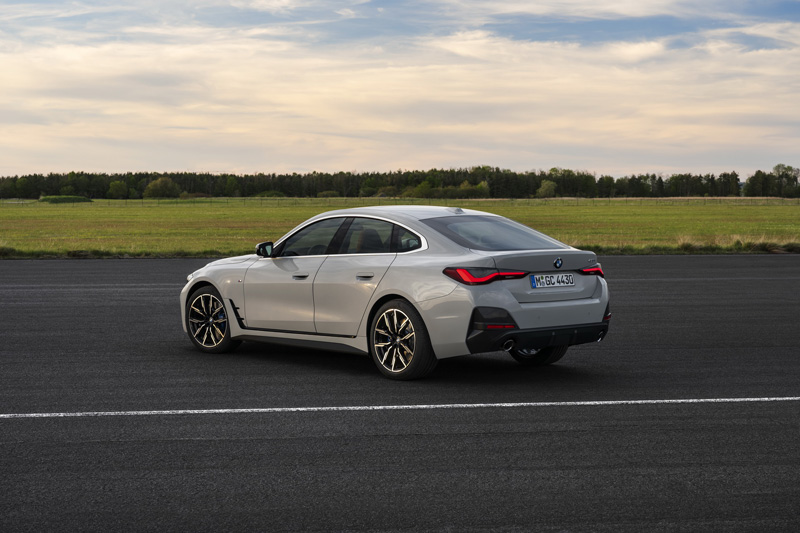 Yeni BMW 4 Serisi Gran Coupe sahneye çıktı