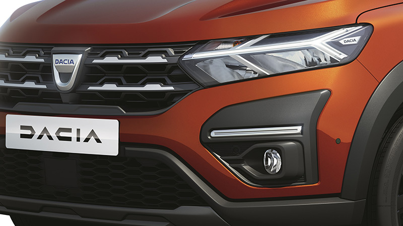 Dacia, yeni 7 kişilik modelini sahneye çıkardı