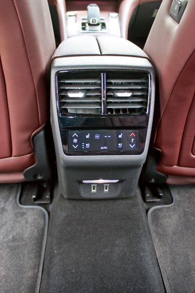 DS 9 yüksek standartlar arka koltukta