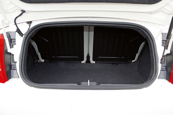 Fiat 500C kullanışlı bagaj hacmi