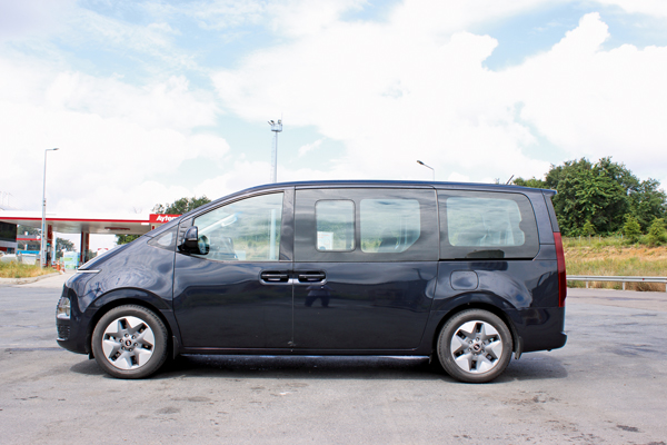 Hyundai Staria genişliği