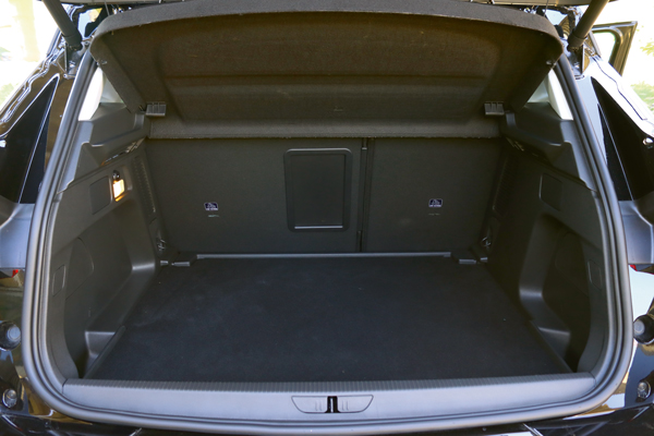 Opel Grandland bagaj zemini