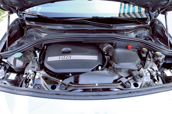 BMW 2 Active Tourer turbo benzinli motor