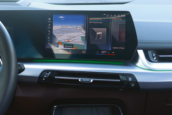 BMW 2 Active Tourer  multimedya ekranı