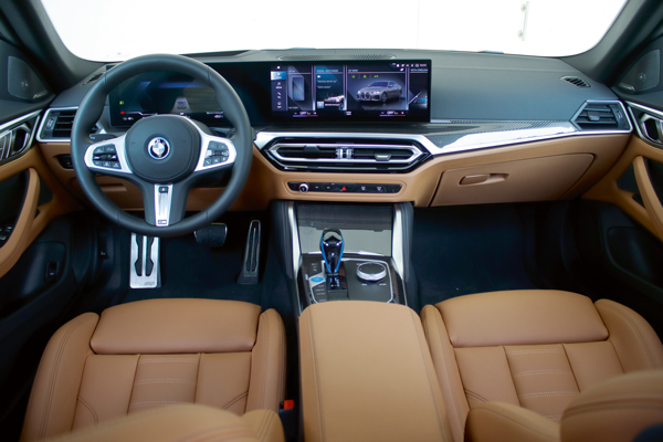 BMW i4 iç mekan özelliği