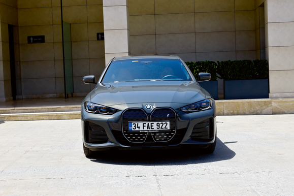 BMW i4 kokpit tasarım