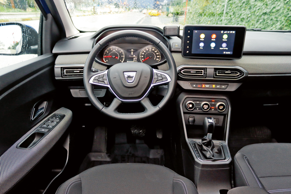 Dacia Sandero multimedya ekranı