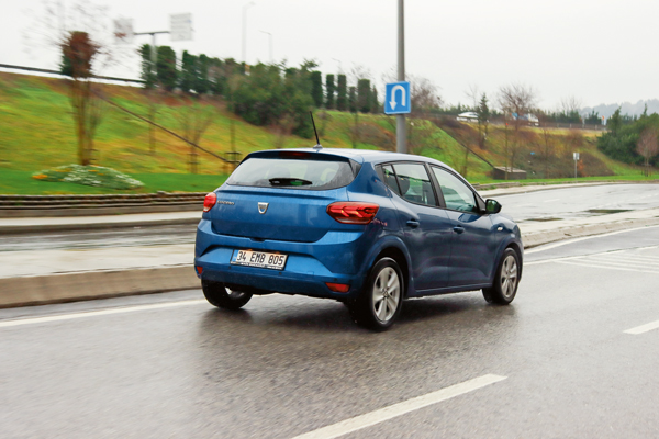 Dacia Sandero yüksekliği