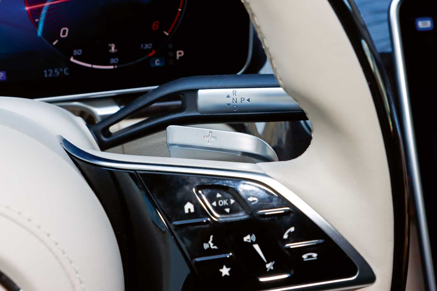 Mercedes-Benz S gizlenen vites kumandası