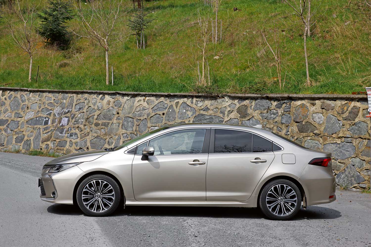 Toyota Corolla Sedan