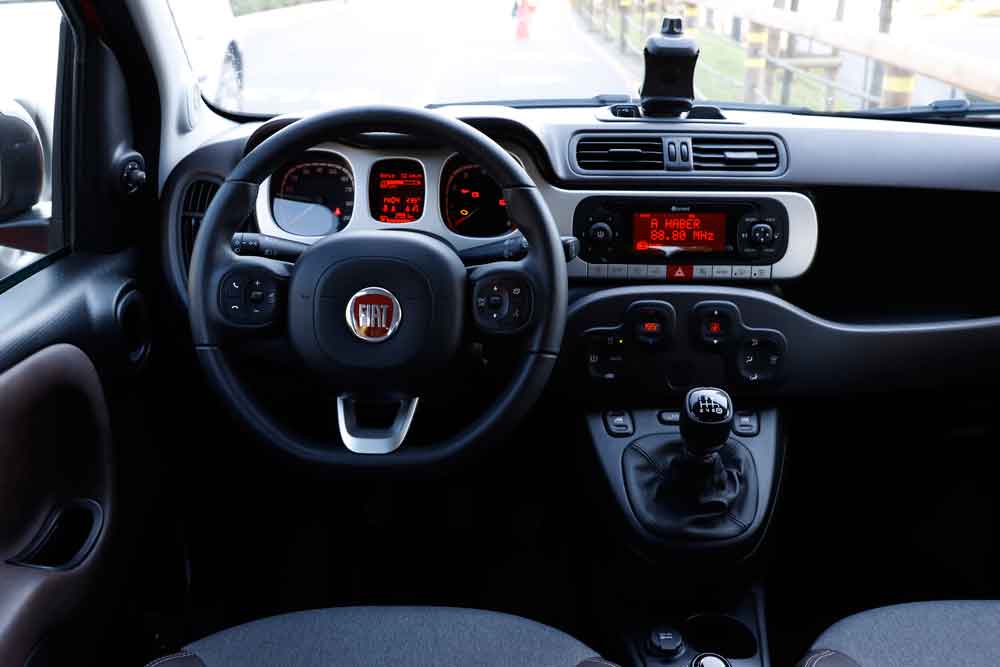 Fiat Panda Cross kolaylık sağlayan direksiyon