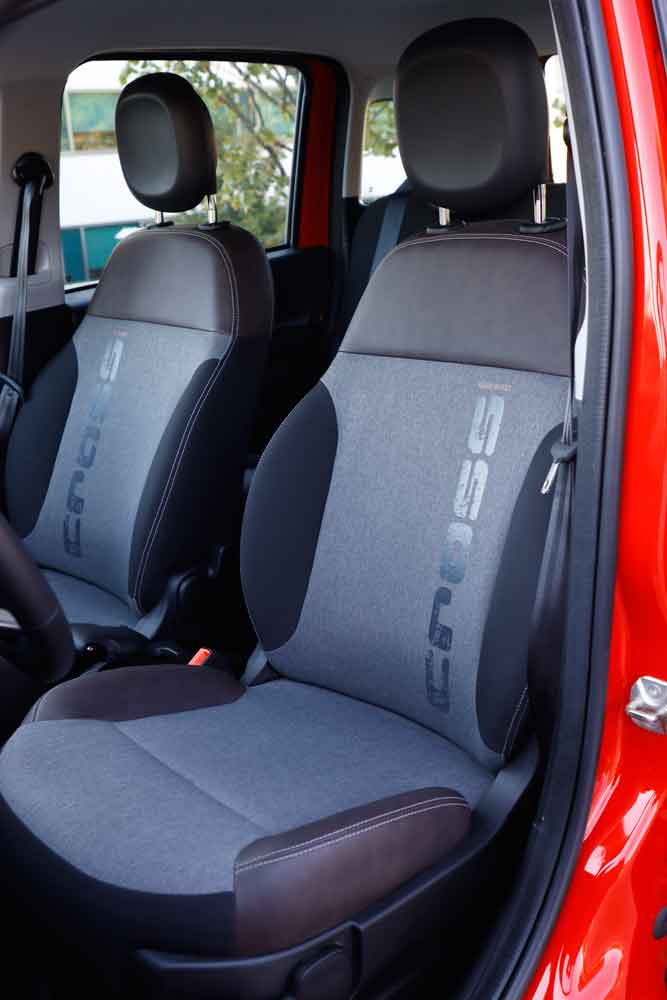 Fiat Panda Cross rahat ön koltuklar