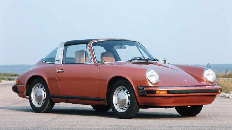 1967'de Porsche 911 Targa'nın arkasında plastik yerine cam parça vardı.