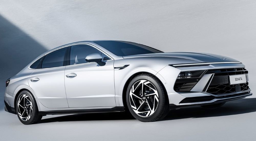 Makyajlı Hyundai Sonata daha sportif oldu