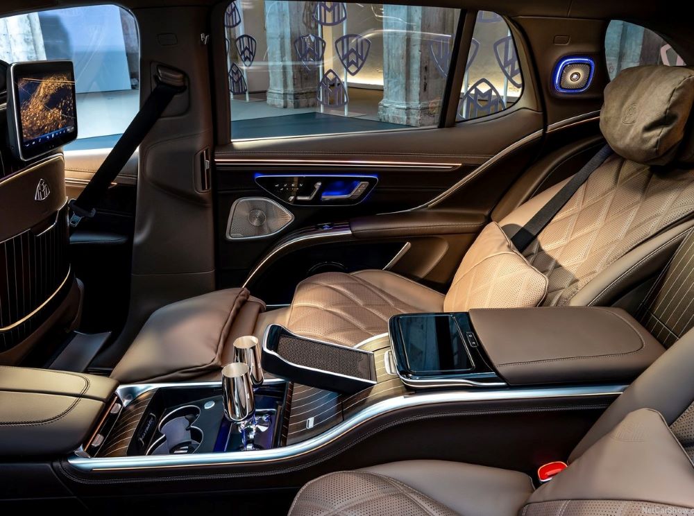 Mercedes-Maybach EQS 680 SUV