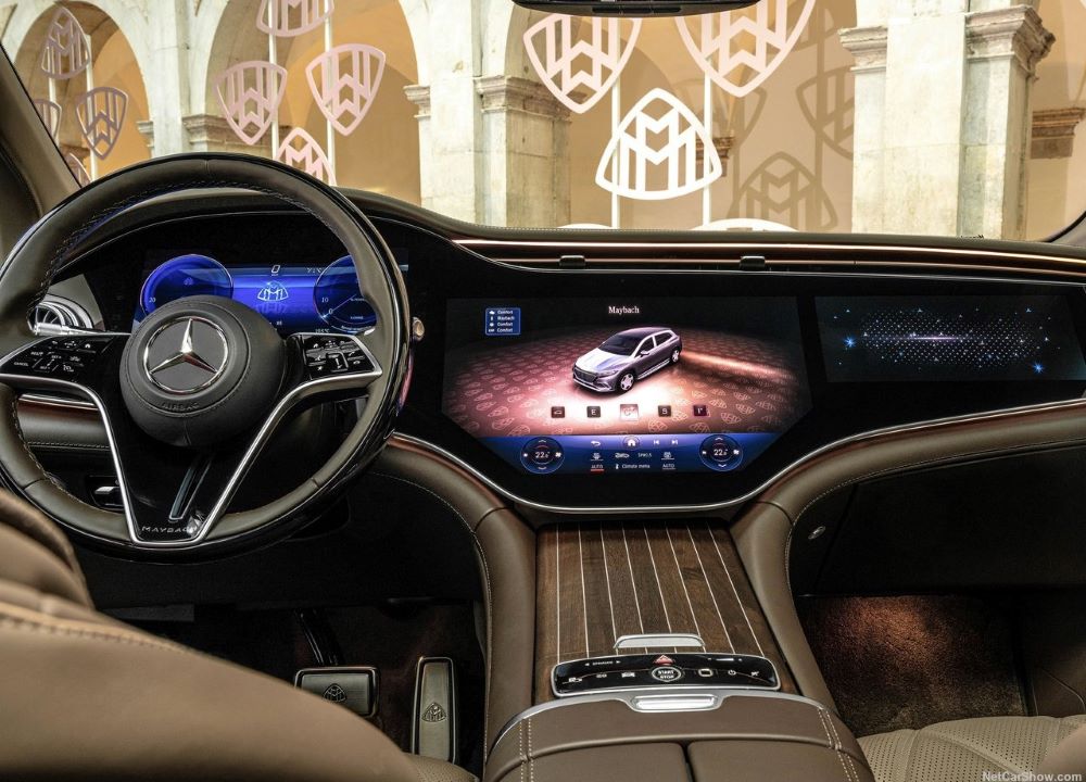 Mercedes-Maybach EQS 680 SUV